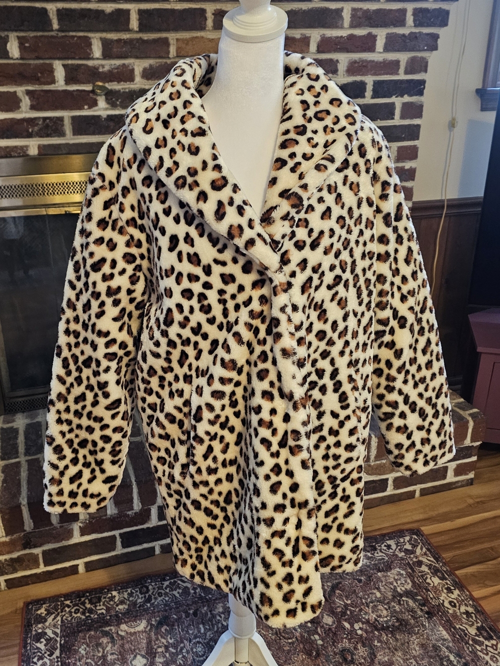Vintage Tudor Court Leopard Print Faux Fur Coat - Cream/Black, Size M